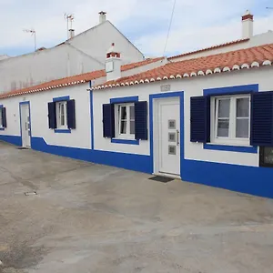  Holiday home Moradias Ode
